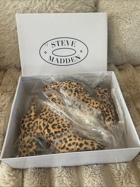 Steve Madden Leopard Print Ankle Booties in Tan & Black